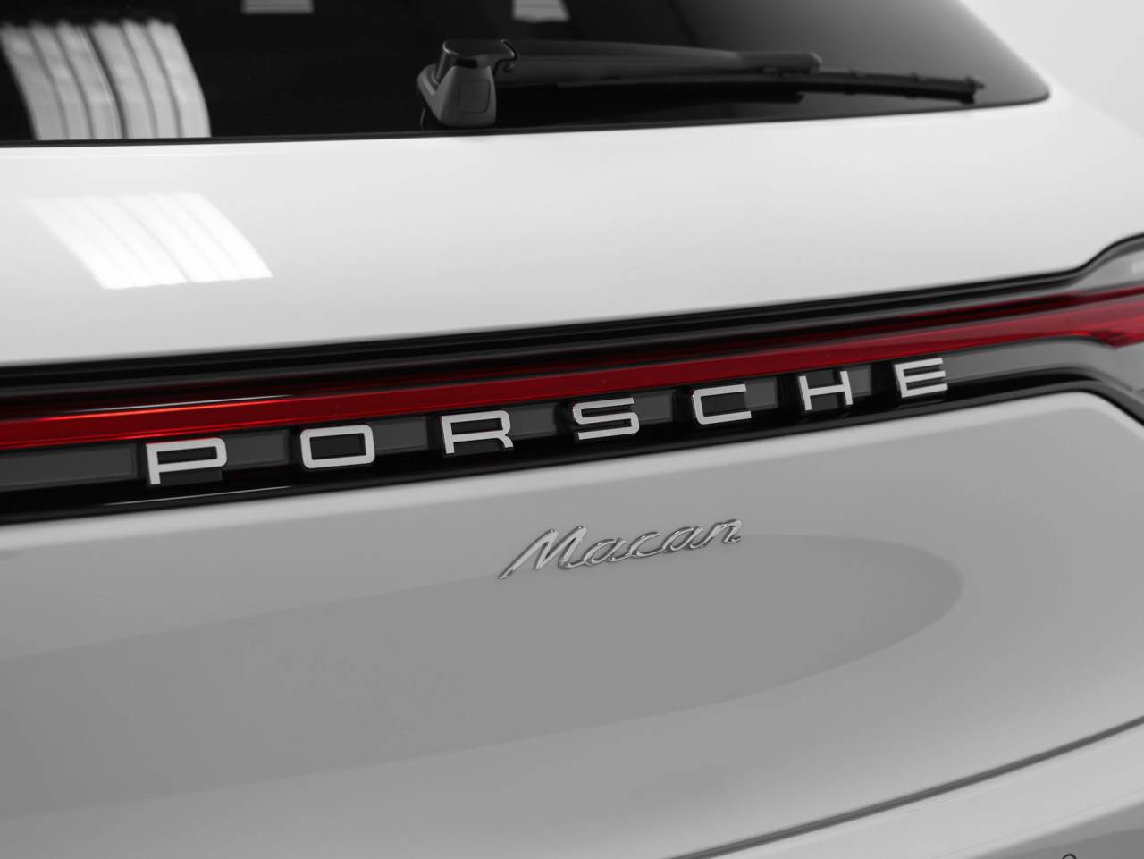 2026 Porsche Macan Base