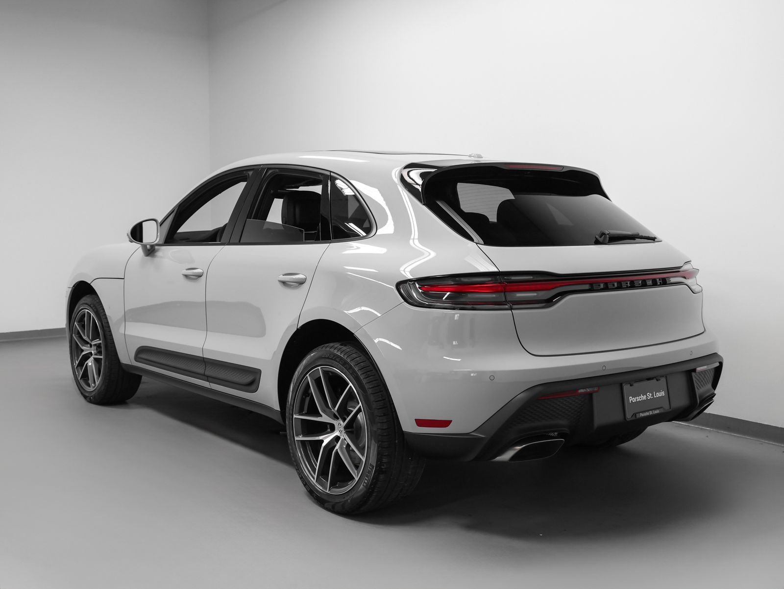 2026 Porsche Macan Base
