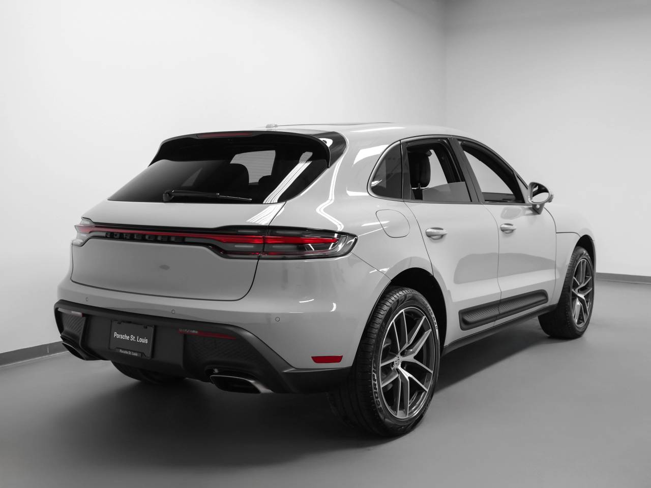 2026 Porsche Macan Base