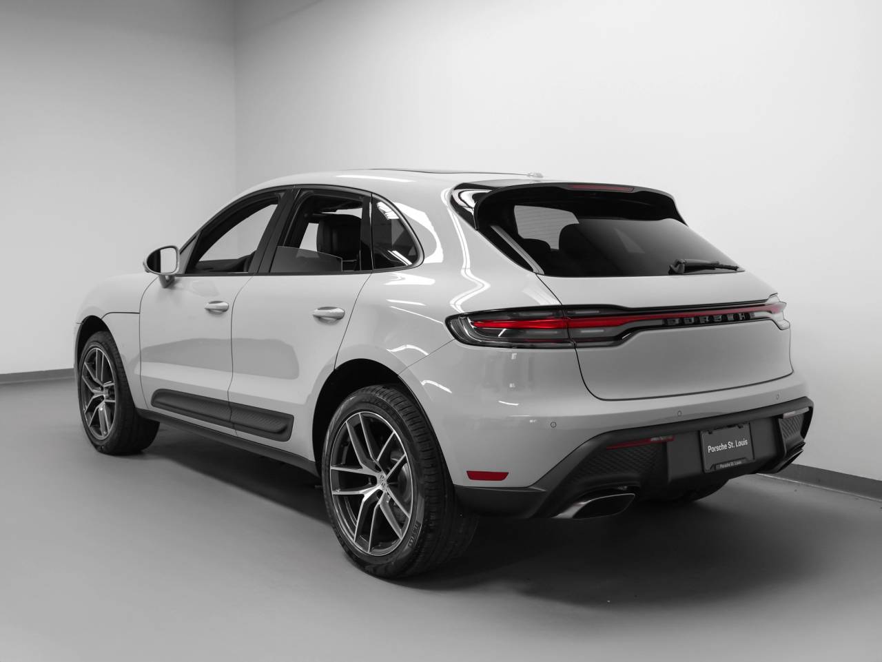 2026 Porsche Macan Base