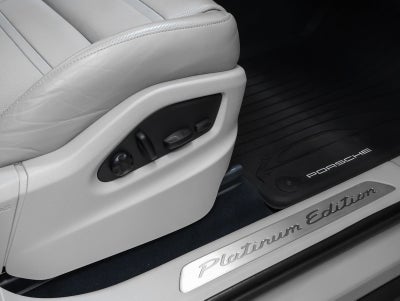 2023 Porsche Cayenne Cayenne Platinum Edition (MY23)