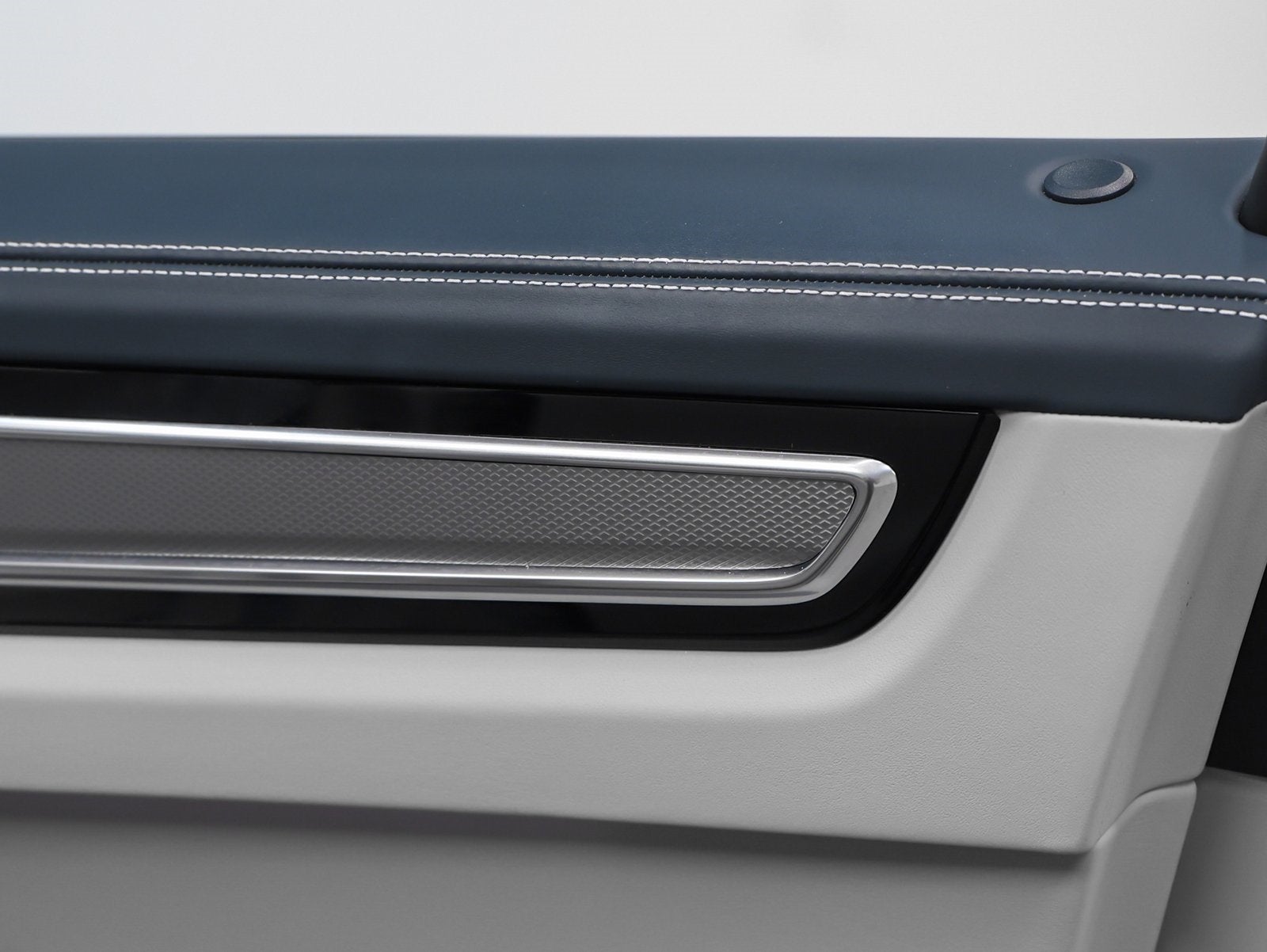 2023 Porsche Cayenne Cayenne Platinum Edition (MY23)