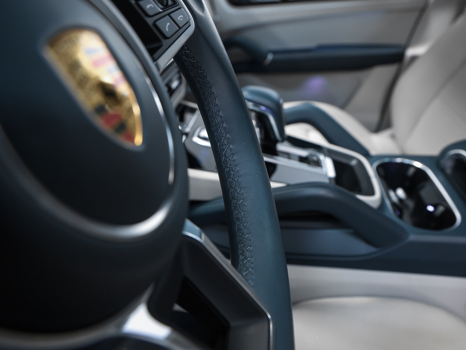 2023 Porsche Cayenne Cayenne Platinum Edition (MY23)