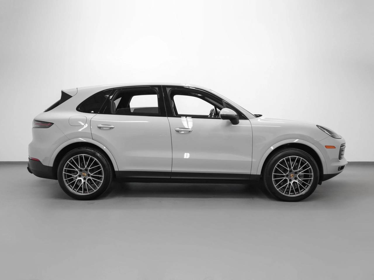 2023 Porsche Cayenne Cayenne Platinum Edition (MY23)