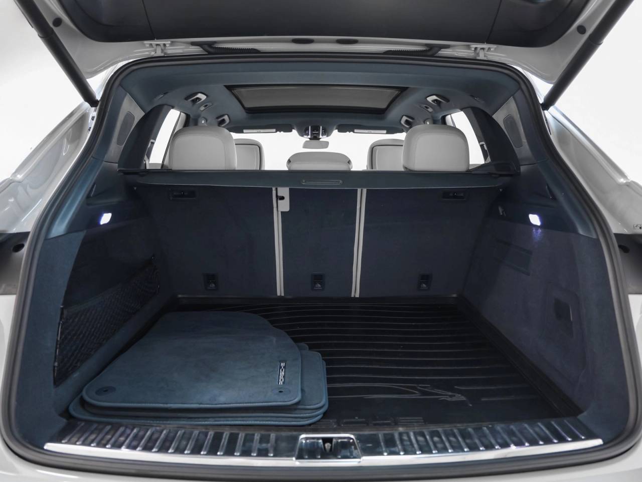 2023 Porsche Cayenne Cayenne Platinum Edition (MY23)