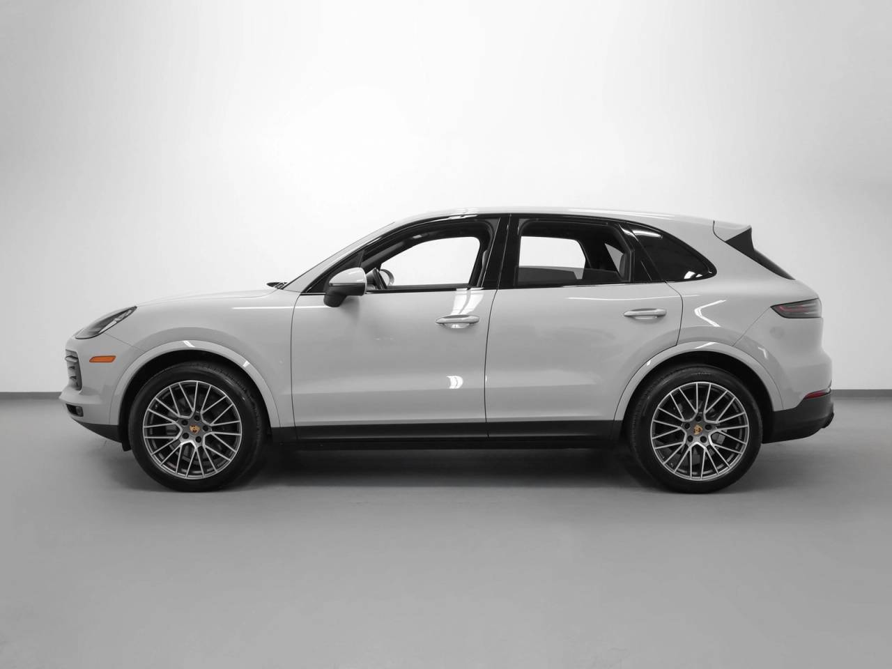 2023 Porsche Cayenne Cayenne Platinum Edition (MY23)