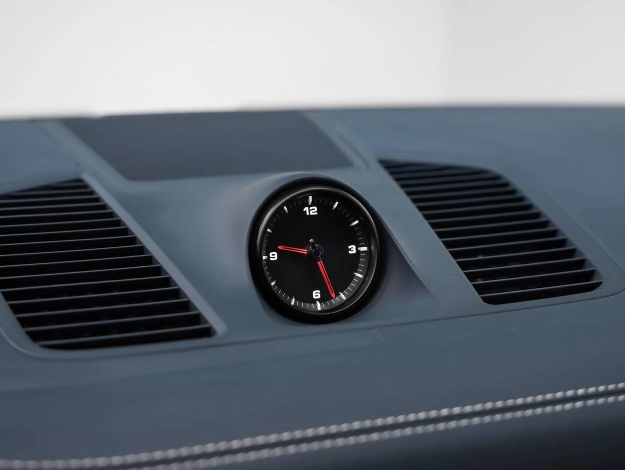 2023 Porsche Cayenne Cayenne Platinum Edition (MY23)