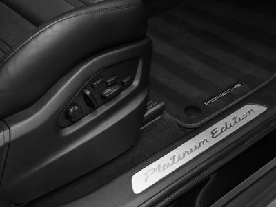 2023 Porsche Cayenne Cayenne Platinum Edition (MY23)