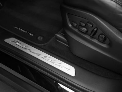 2023 Porsche Cayenne Cayenne Platinum Edition (MY23)