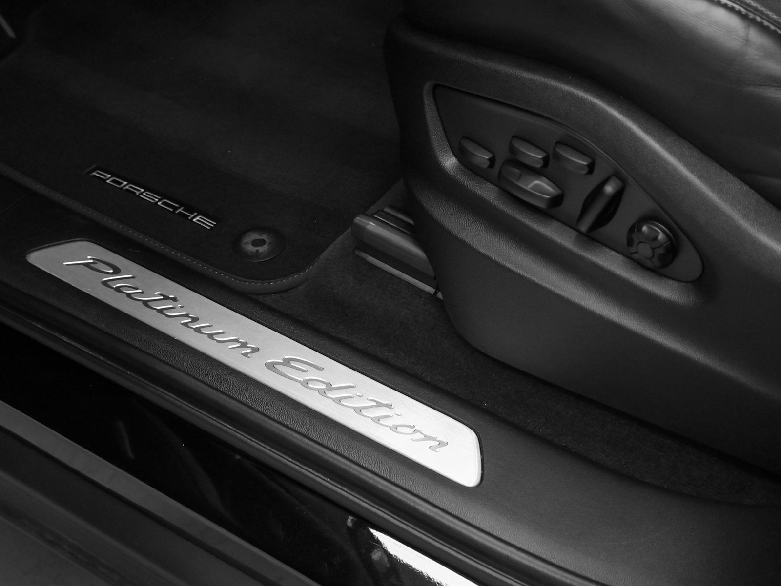 2023 Porsche Cayenne Cayenne Platinum Edition (MY23)