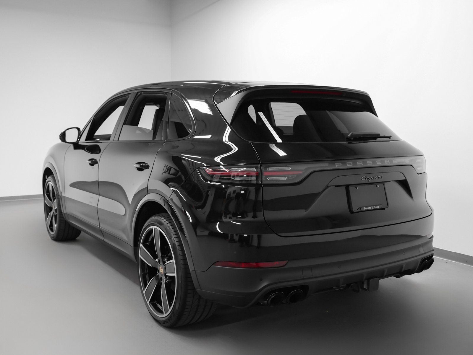 2023 Porsche Cayenne Cayenne Platinum Edition (MY23)