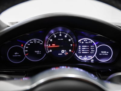 2023 Porsche Cayenne Cayenne Platinum Edition (MY23)