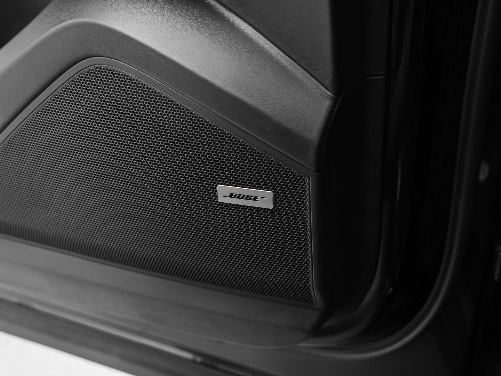 2023 Porsche Cayenne Cayenne Platinum Edition (MY23)