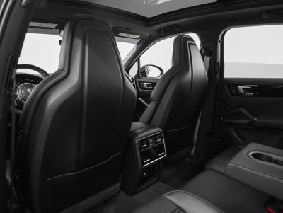 2023 Porsche Cayenne Cayenne Platinum Edition (MY23)