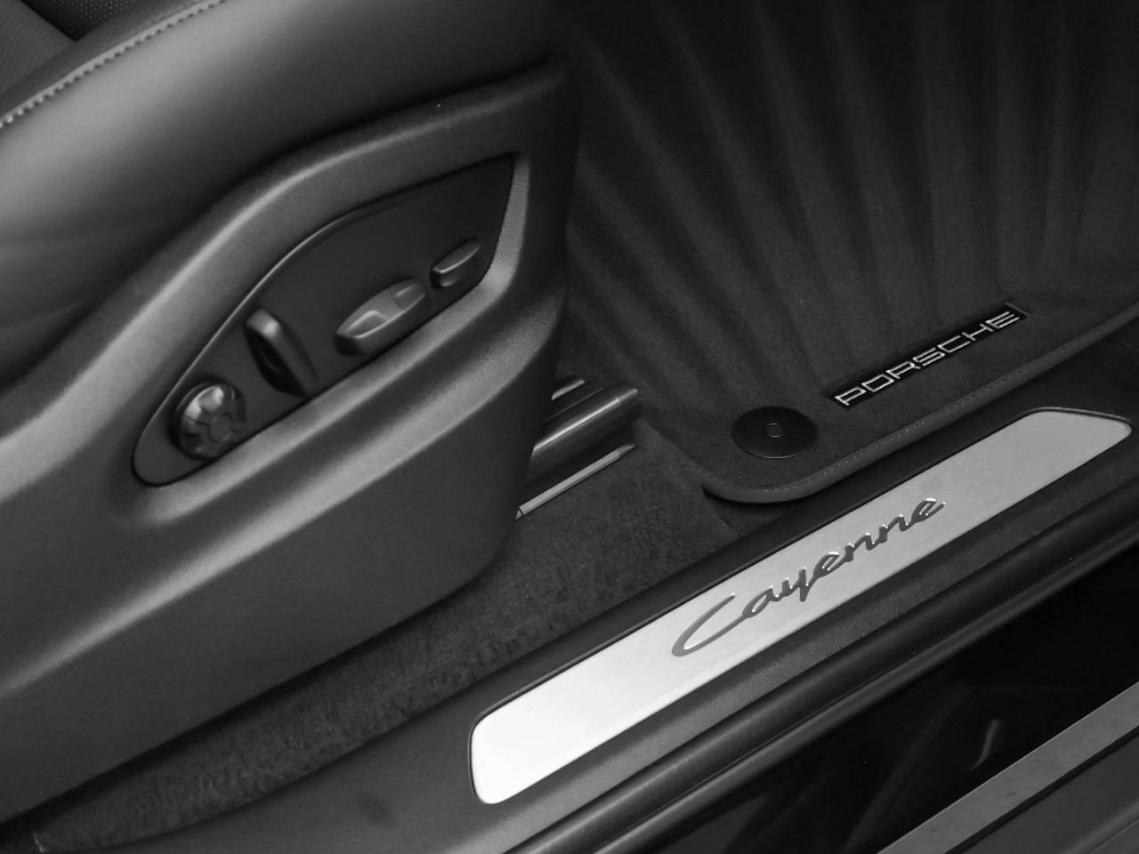 2025 Porsche Cayenne Base