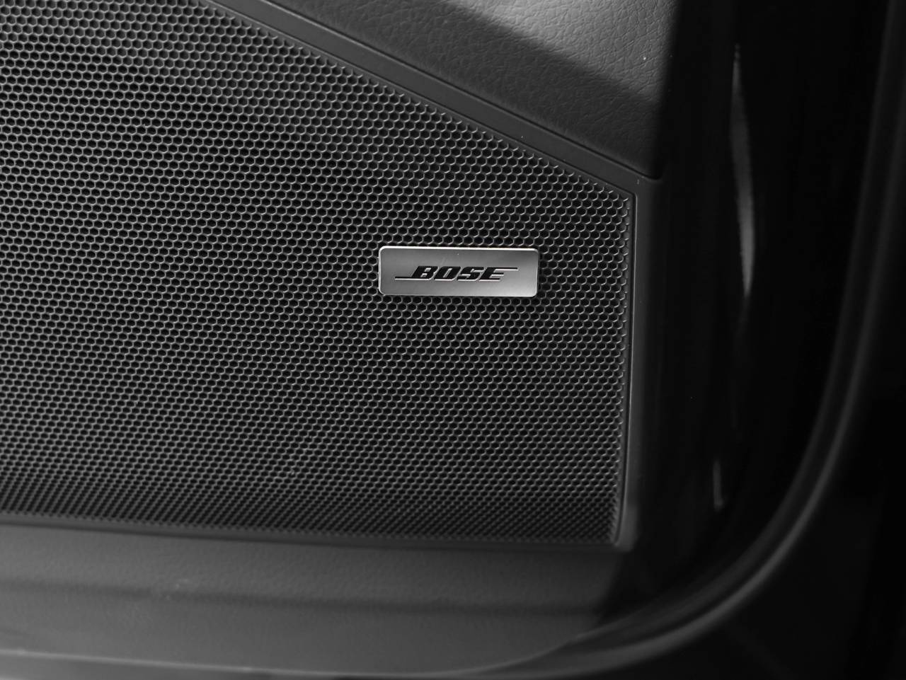 2025 Porsche Cayenne Base