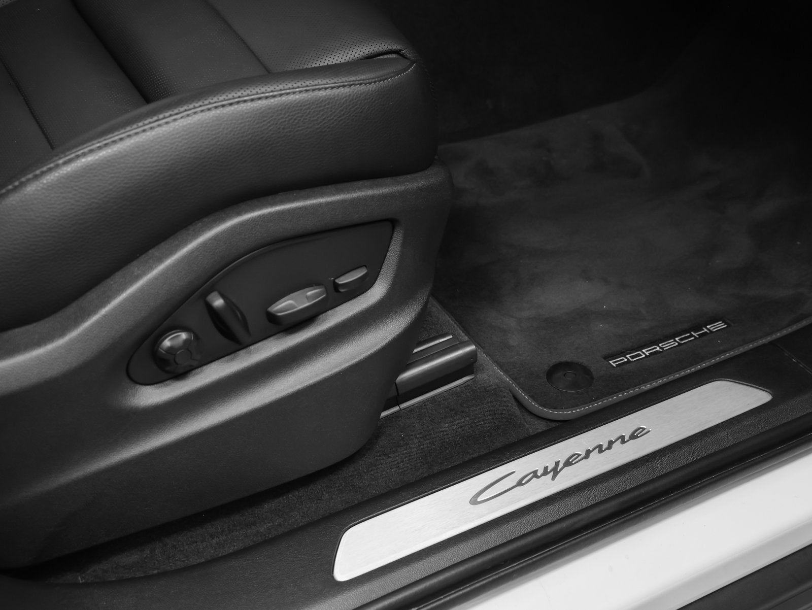 2024 Porsche Cayenne Base