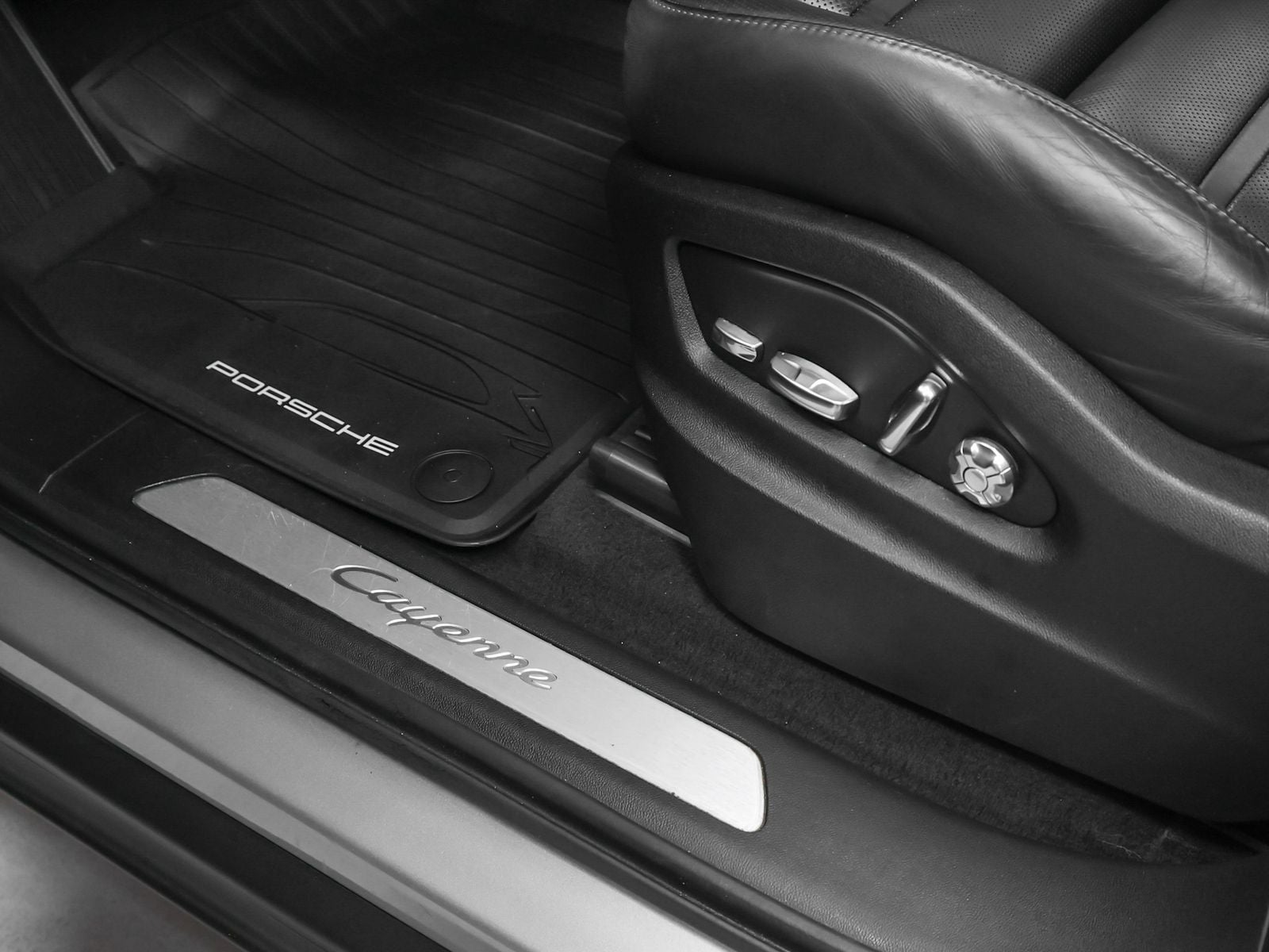2021 Porsche Cayenne Base