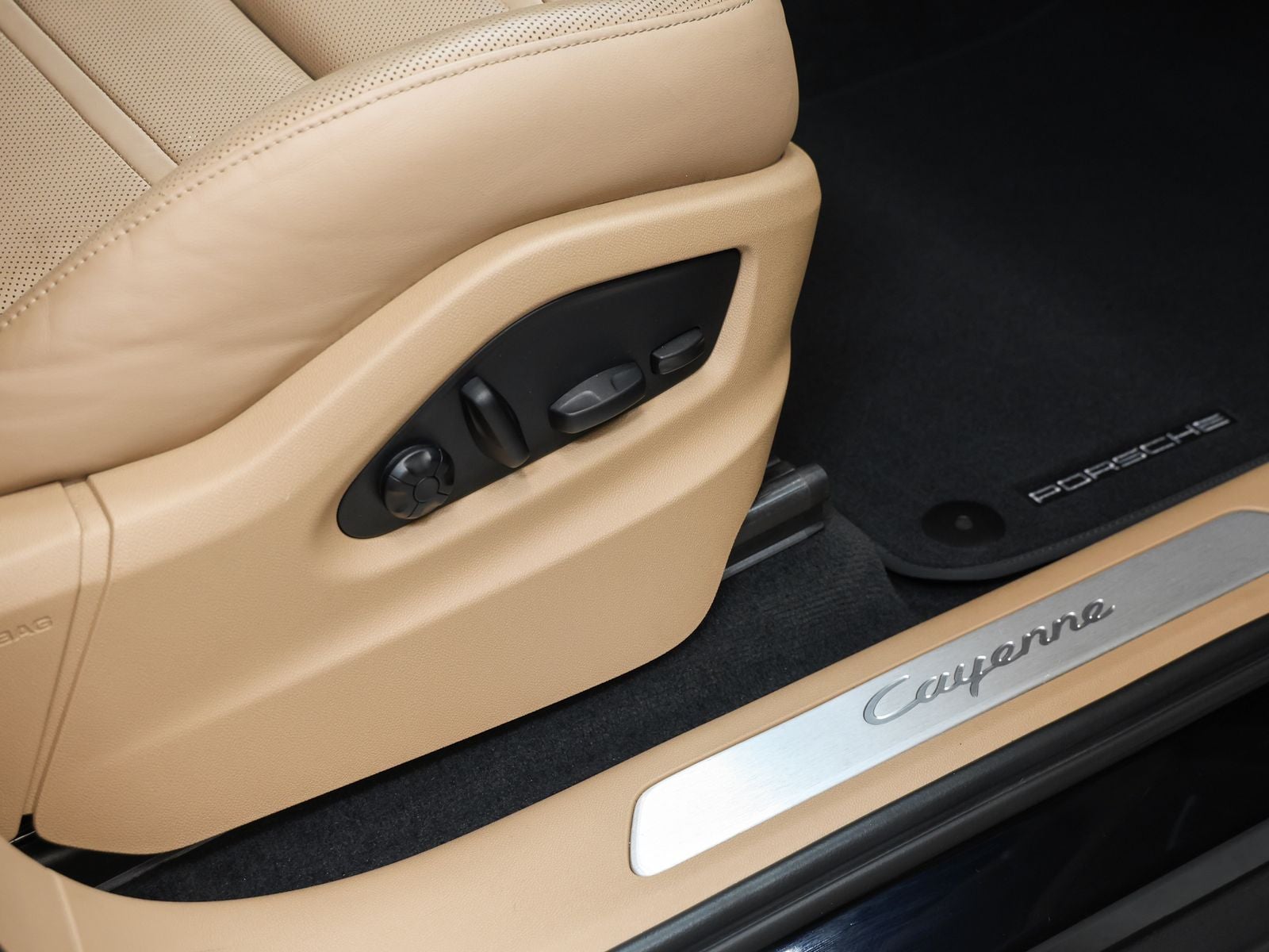 2023 Porsche Cayenne Base
