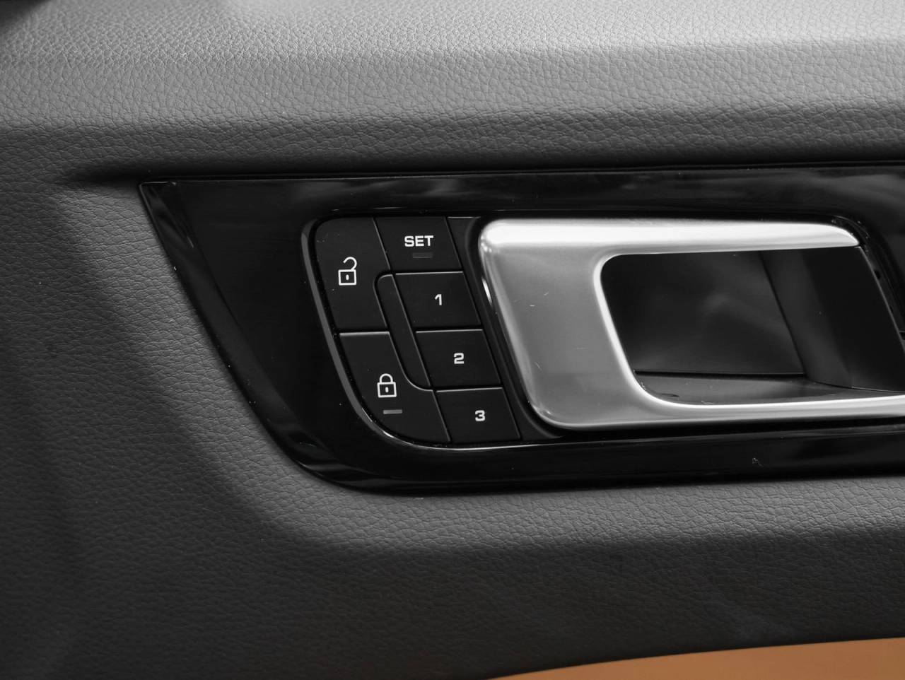 2023 Porsche Cayenne Base