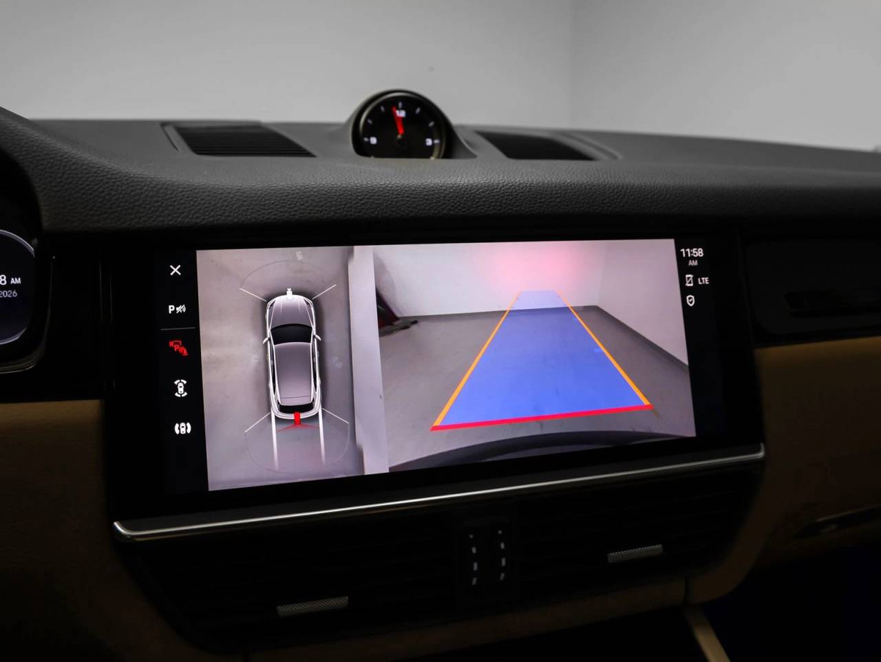 2023 Porsche Cayenne Base