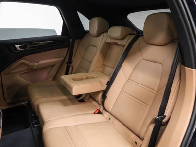 2023 Porsche Cayenne Base