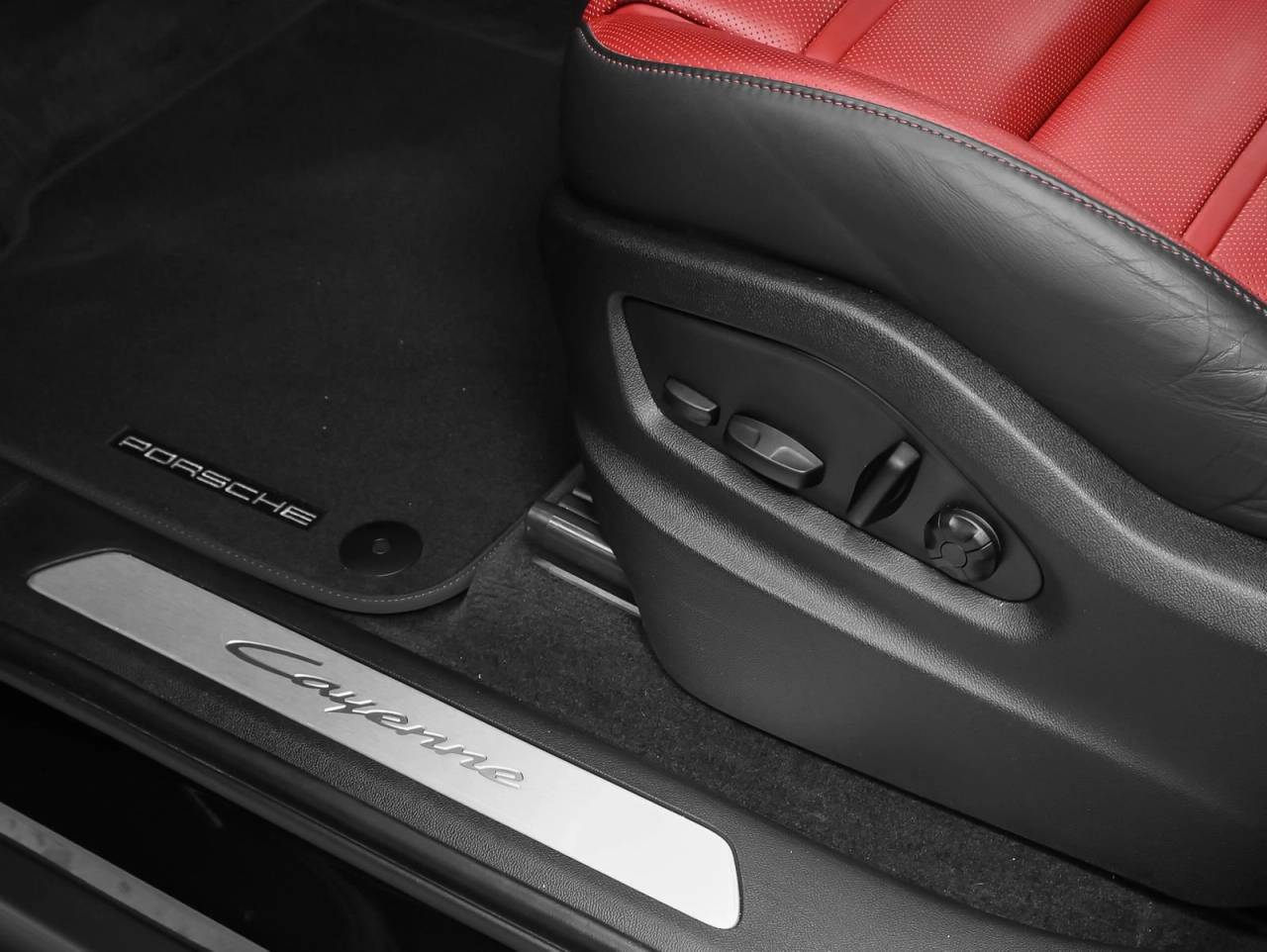 2024 Porsche Cayenne Base