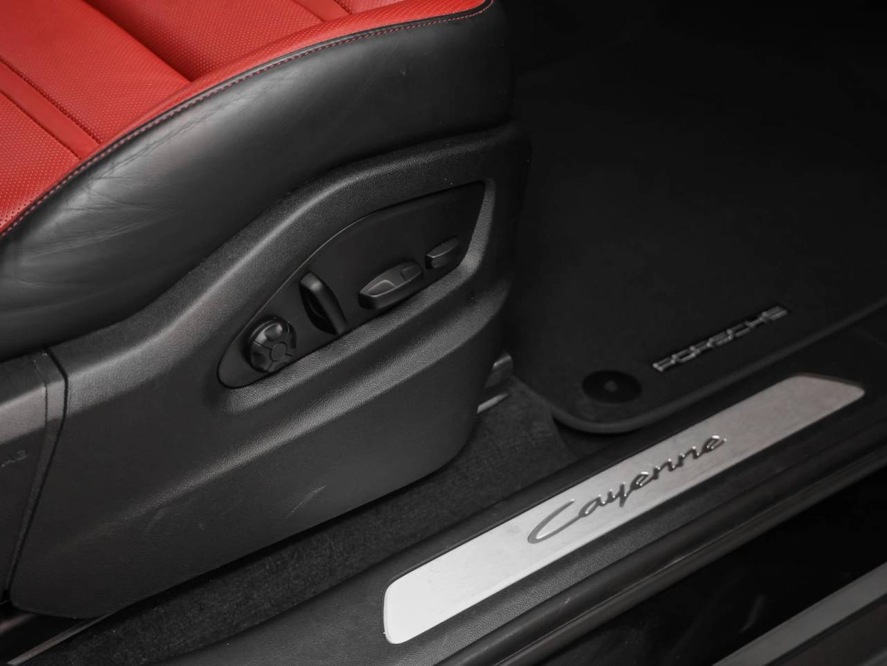 2024 Porsche Cayenne Base