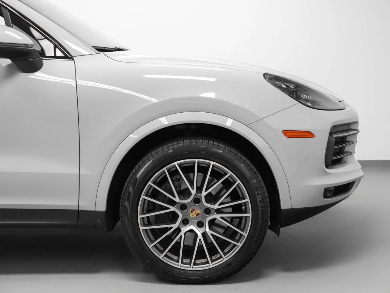 2023 Porsche Cayenne Platinum Edition