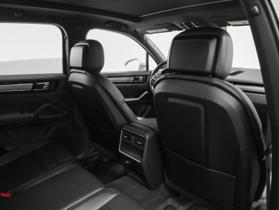 2022 Porsche Cayenne Cayenne Platinum Edition (MY22)