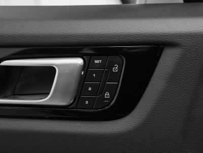 2022 Porsche Cayenne Cayenne Platinum Edition (MY22)