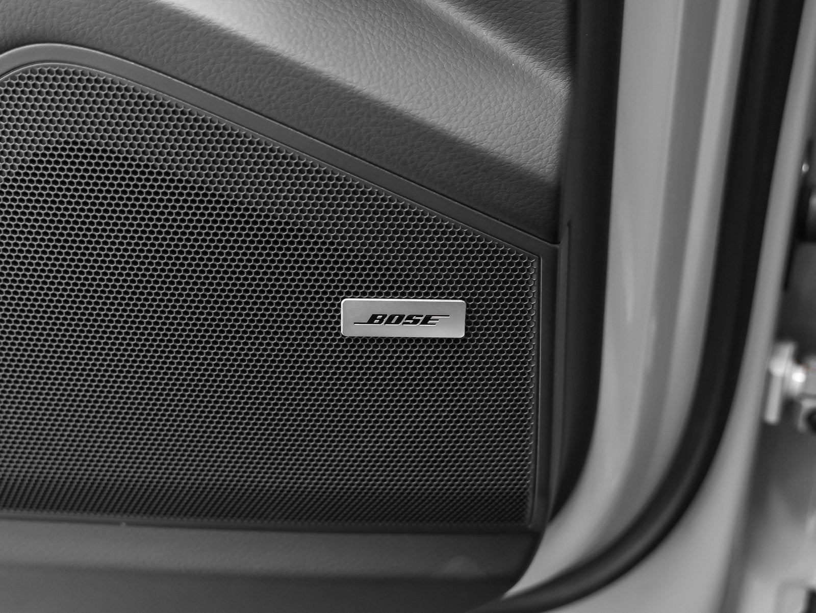 2022 Porsche Cayenne Cayenne Platinum Edition (MY22)