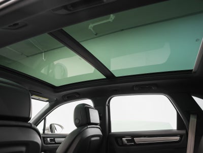 2022 Porsche Cayenne Cayenne Platinum Edition (MY22)