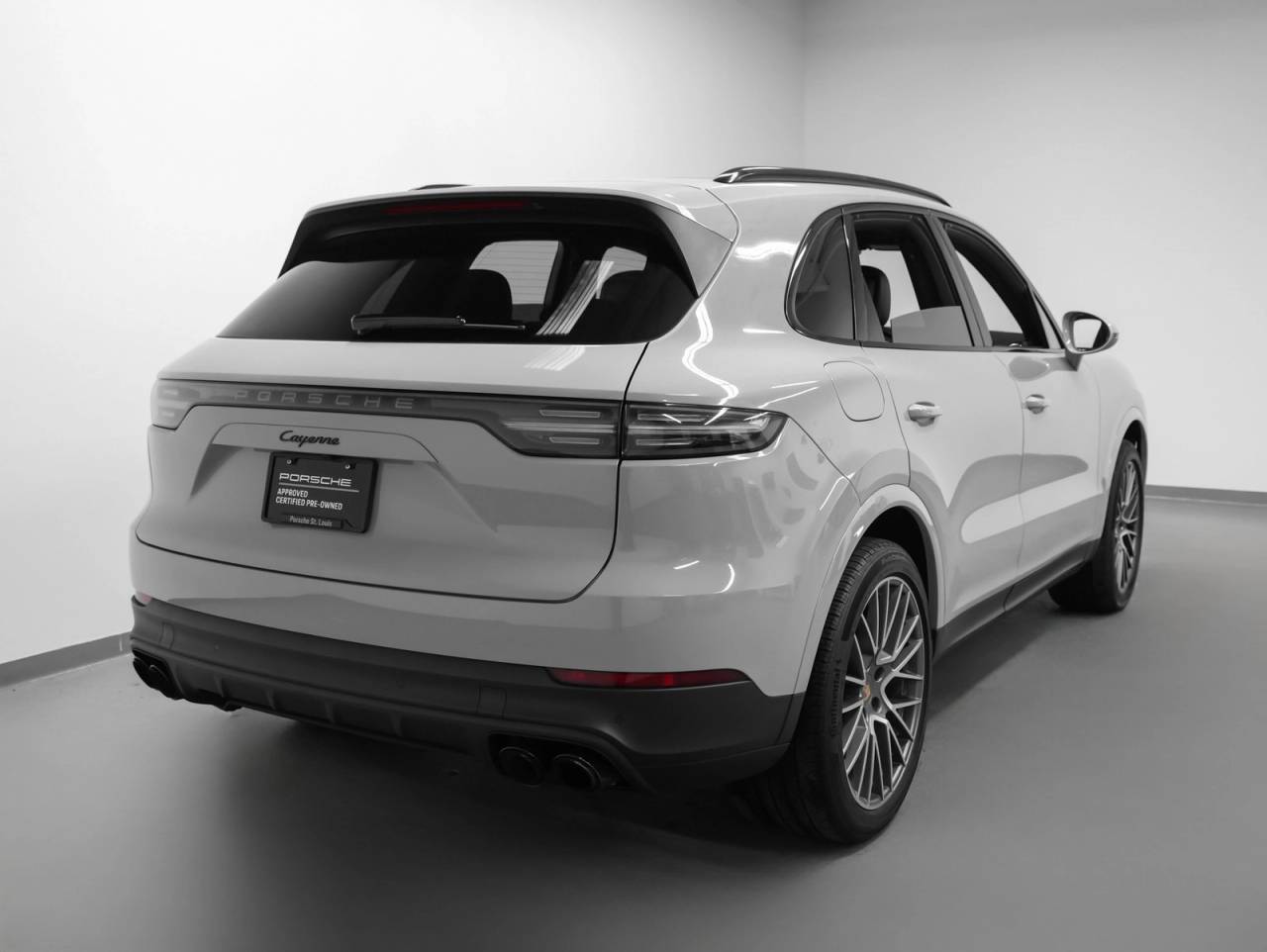 2022 Porsche Cayenne Cayenne Platinum Edition (MY22)
