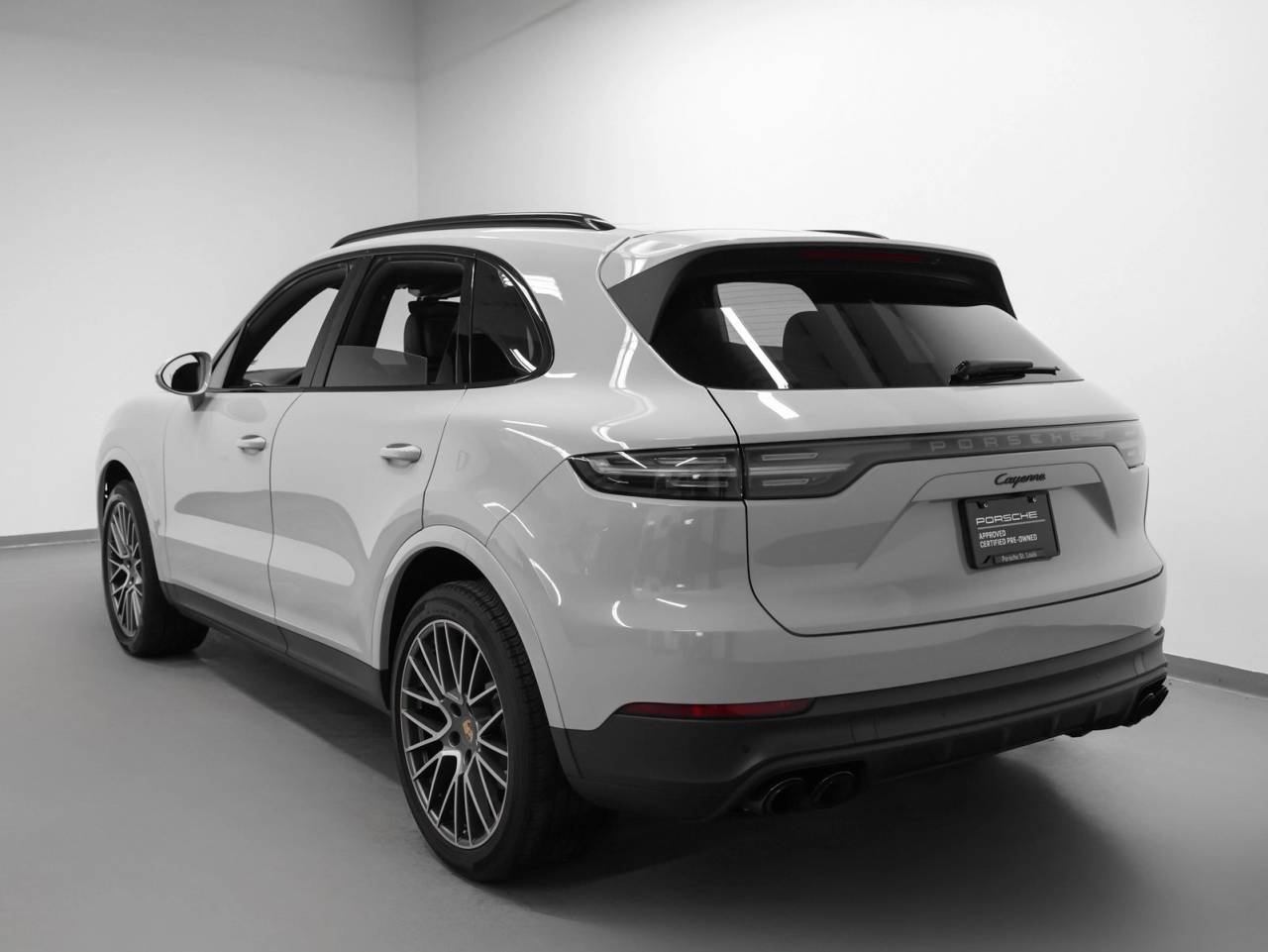 2022 Porsche Cayenne Cayenne Platinum Edition (MY22)