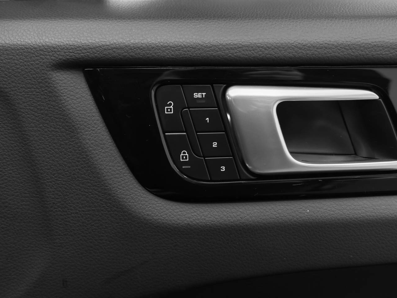 2022 Porsche Cayenne Cayenne Platinum Edition (MY22)