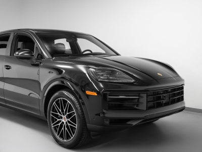 2025 Porsche Cayenne Base
