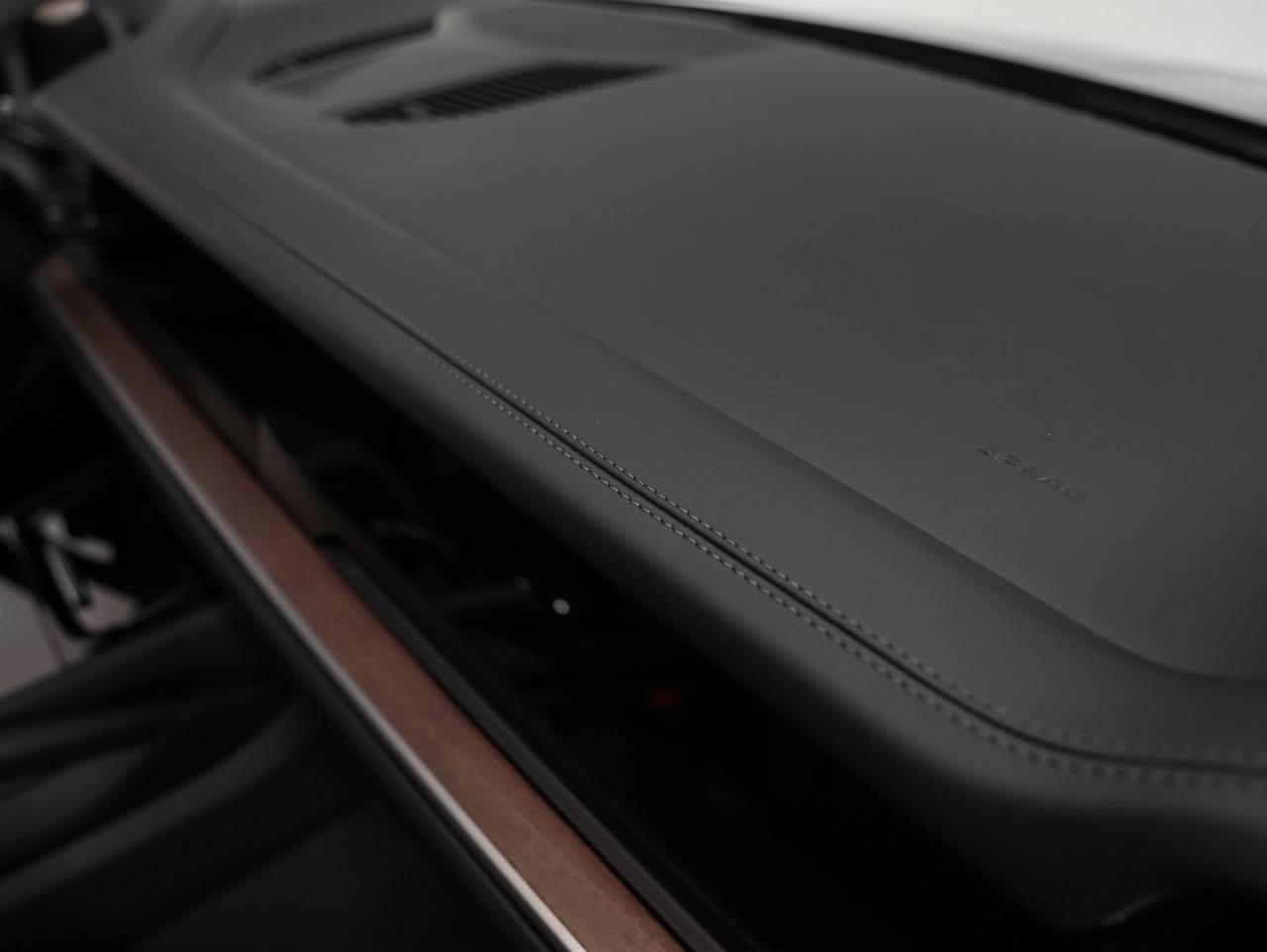 2025 Porsche Cayenne Base