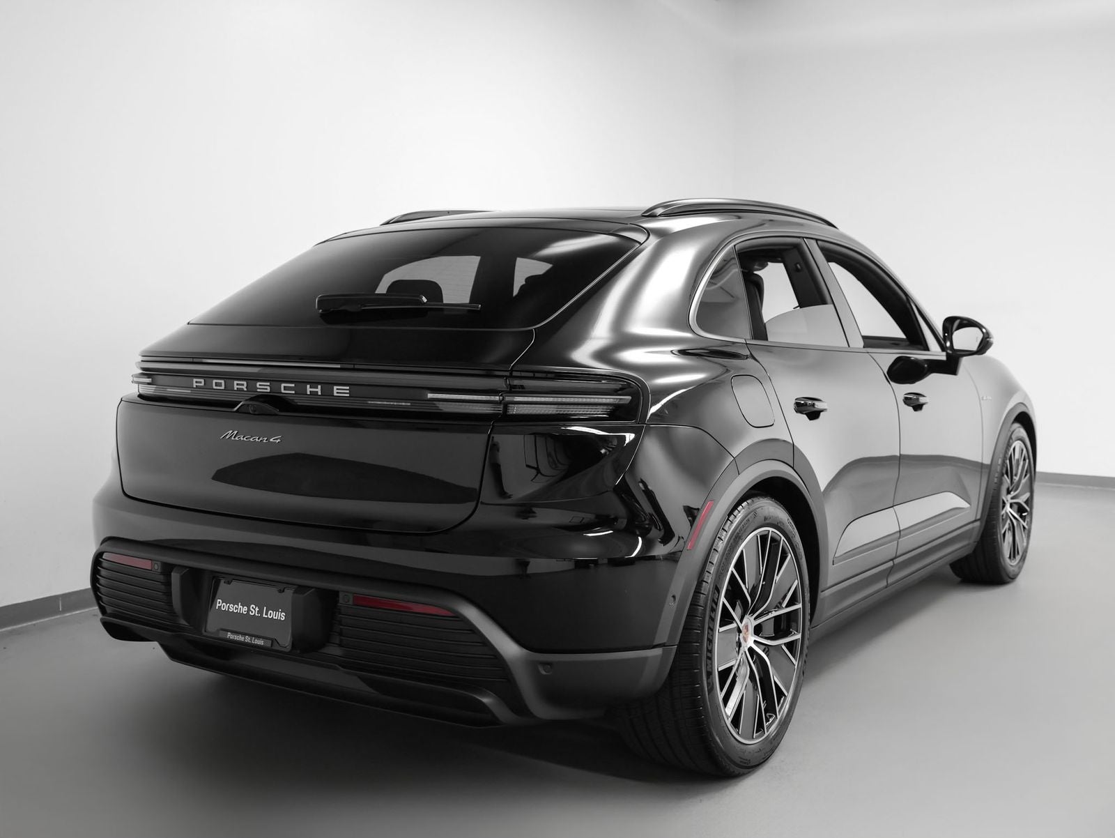 2025 Porsche Macan 4 Electric
