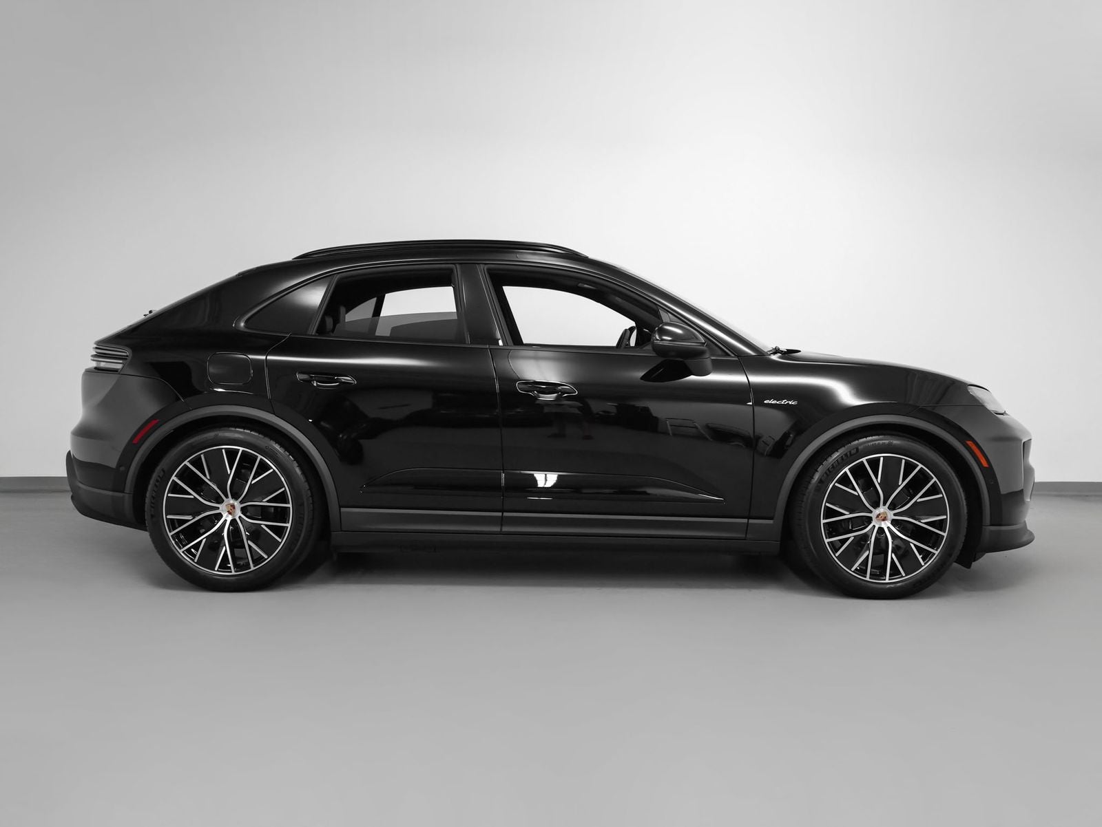 2025 Porsche Macan 4 Electric