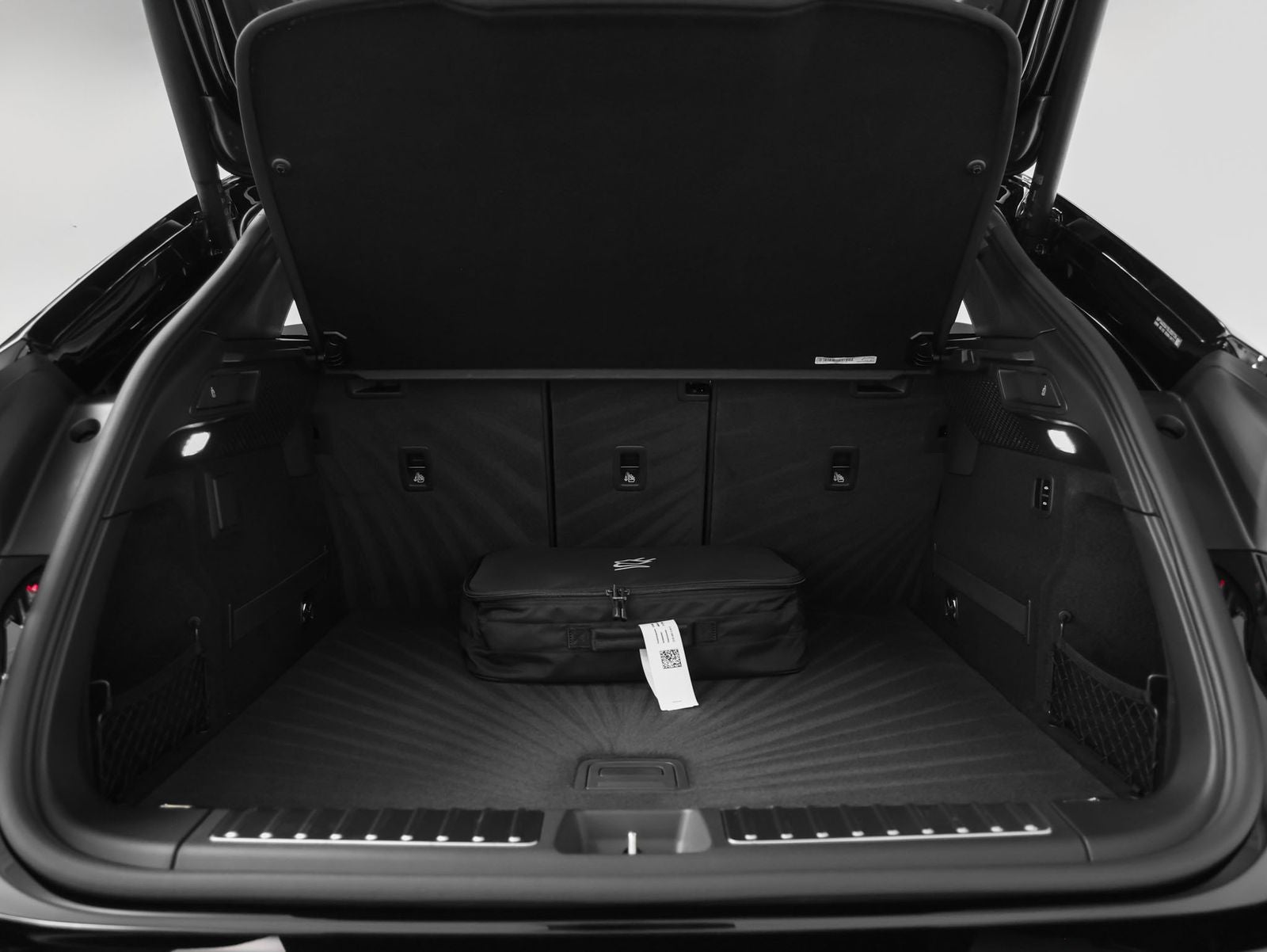 2025 Porsche Macan 4 Electric