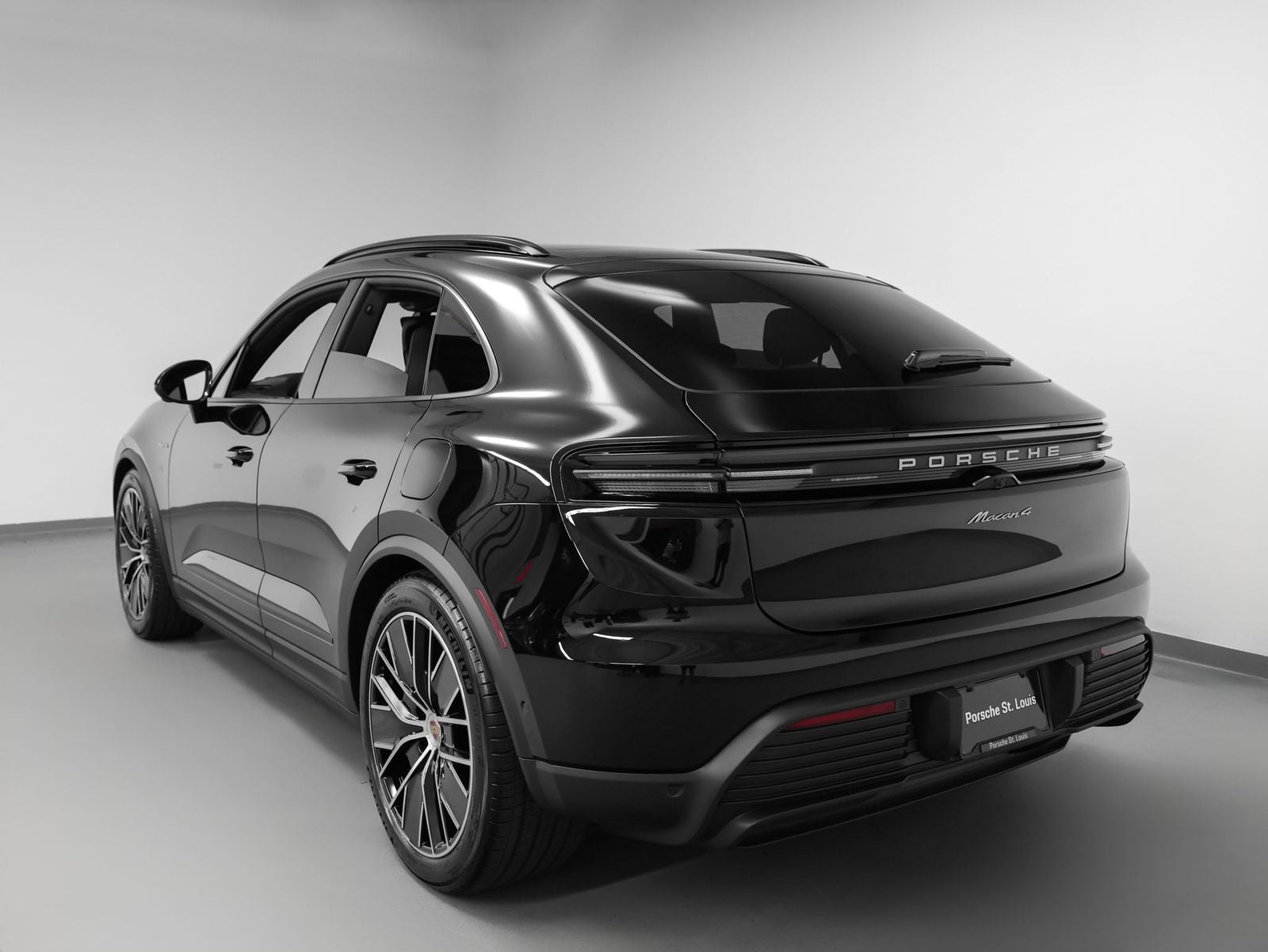 2025 Porsche Macan 4 Electric