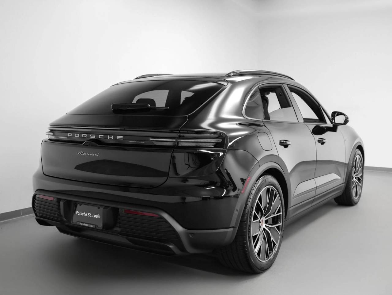 2025 Porsche Macan 4 Electric