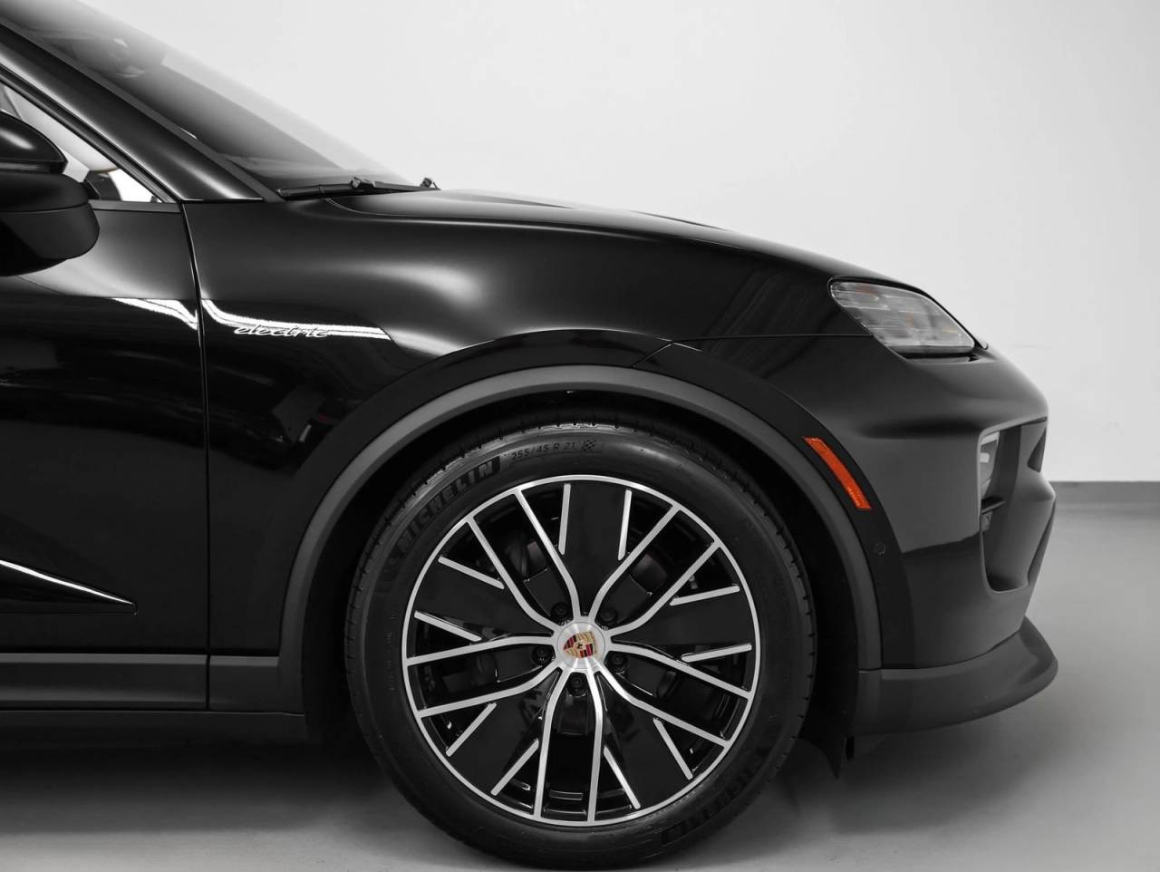 2025 Porsche Macan 4 Electric