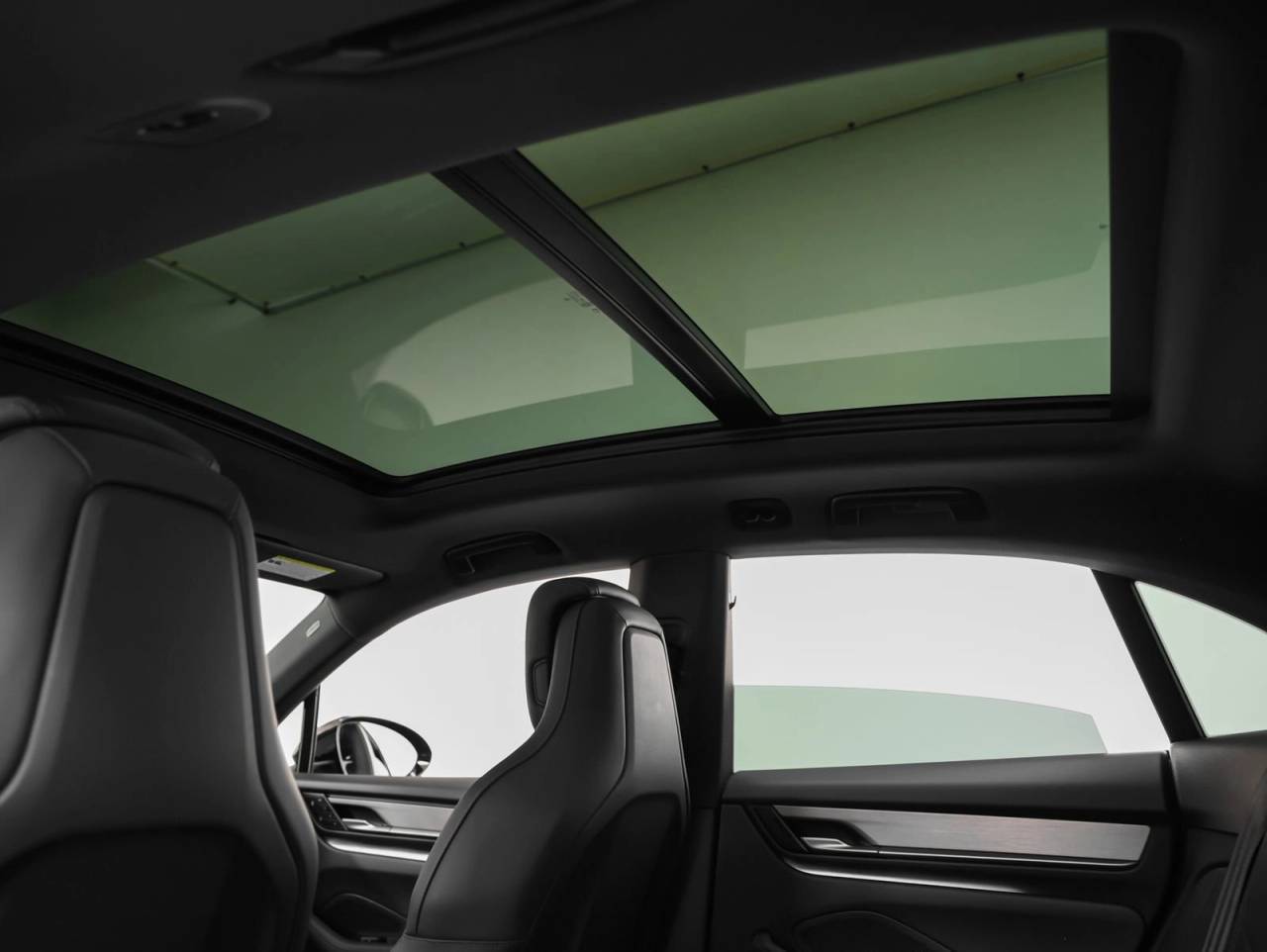 2025 Porsche Macan 4 Electric