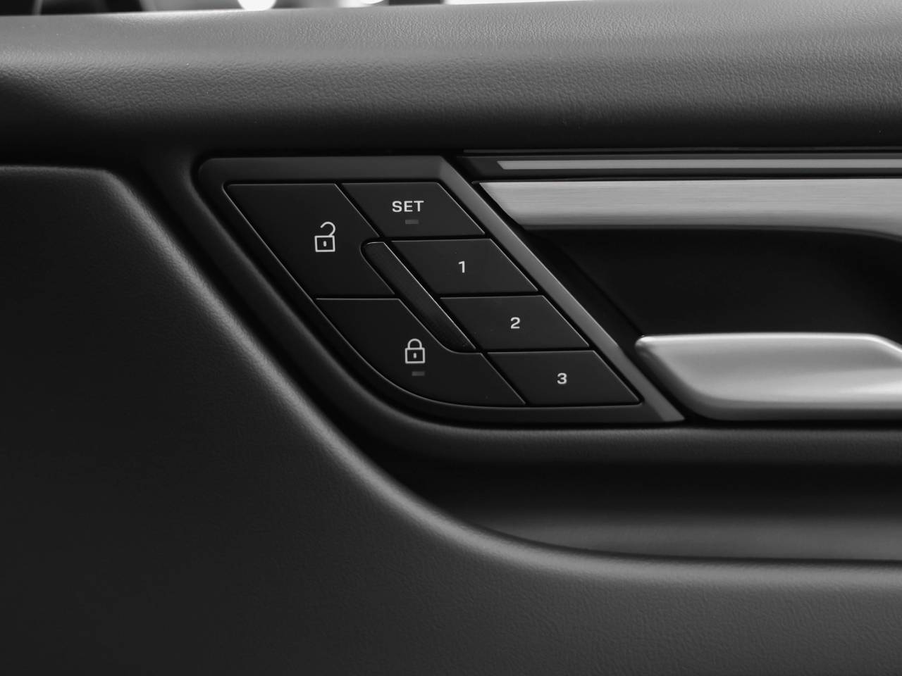 2025 Porsche Macan 4 Electric