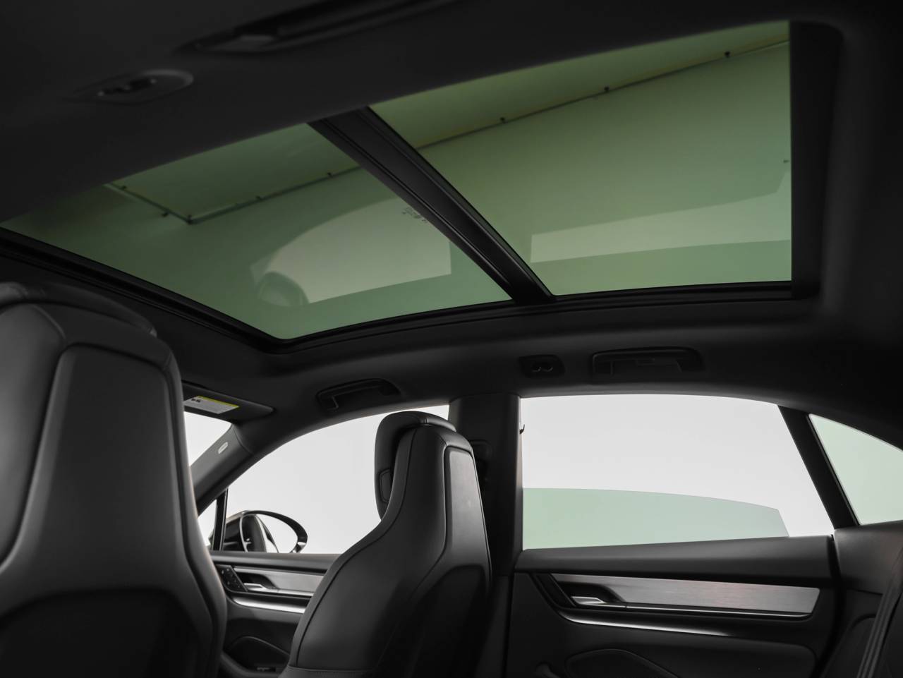 2025 Porsche Macan 4 Electric