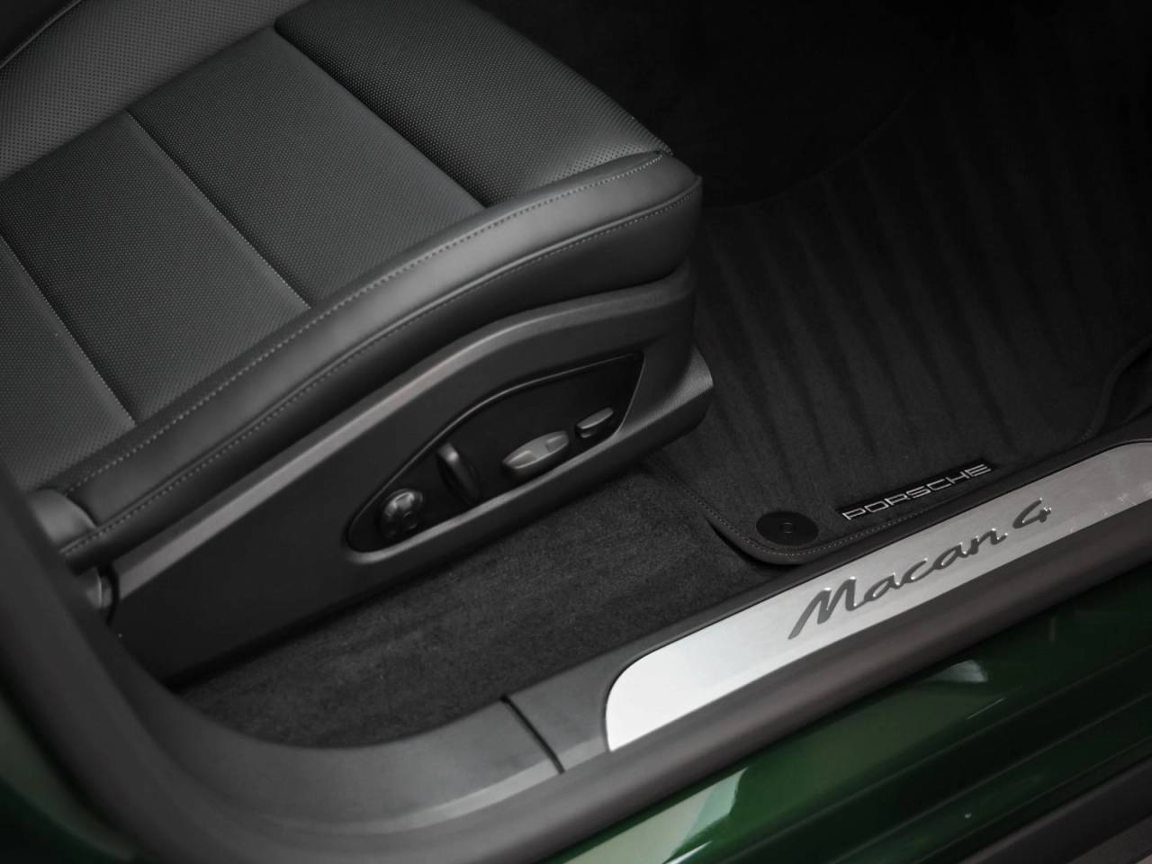 2025 Porsche Macan Macan 4 Electric