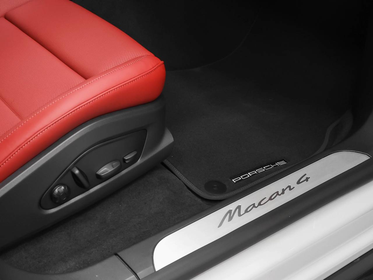 2026 Porsche Macan Macan 4 Electric