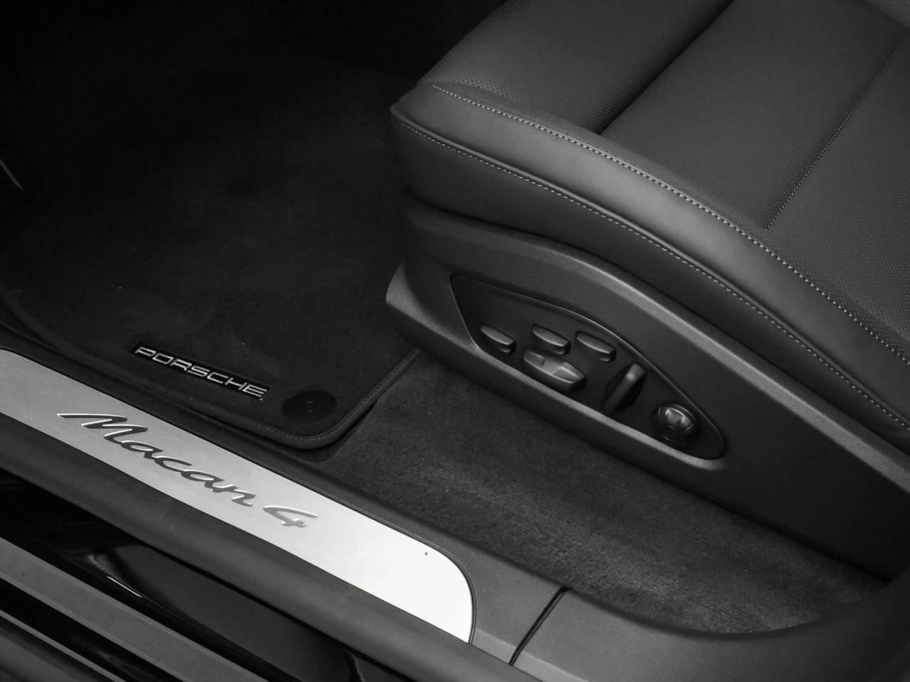 2026 Porsche Macan Macan 4 Electric